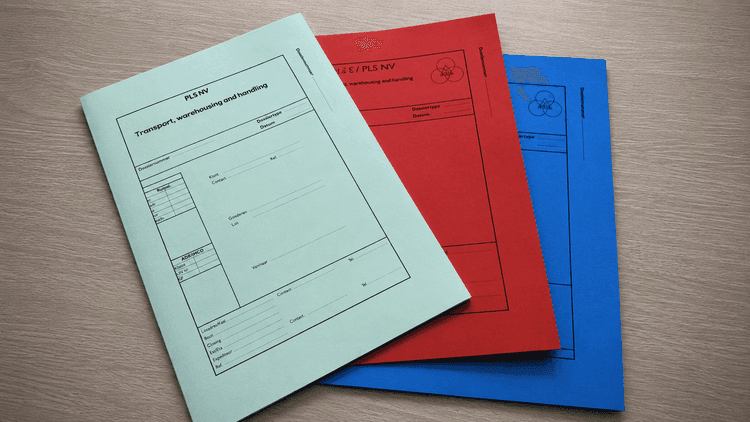PLS transportdossiers voor douaneformaliteiten en internationale logistieke dienstverlening.